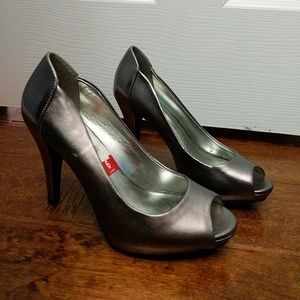 Style & Co copper metallic shoes
